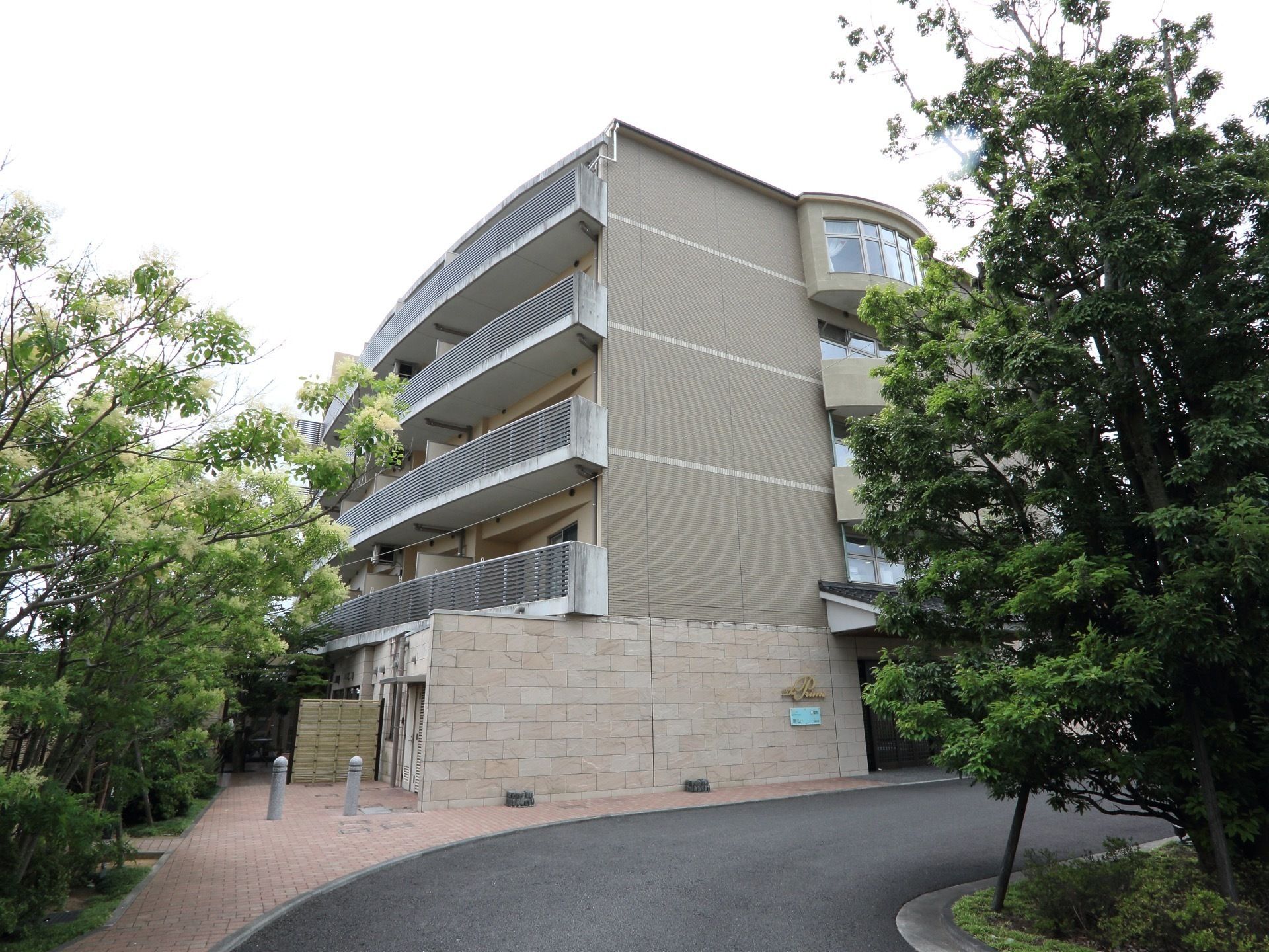 ４階建ての介護施設