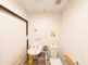 バリアフリー設計のトイレ空間