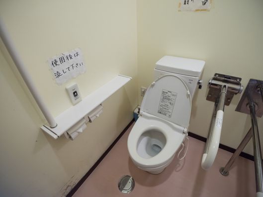 共有トイレ