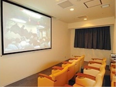 イベントの様子をご入居者様みんなで閲覧することのできる大きなモニター