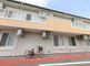 介護施設の外観と駐車場