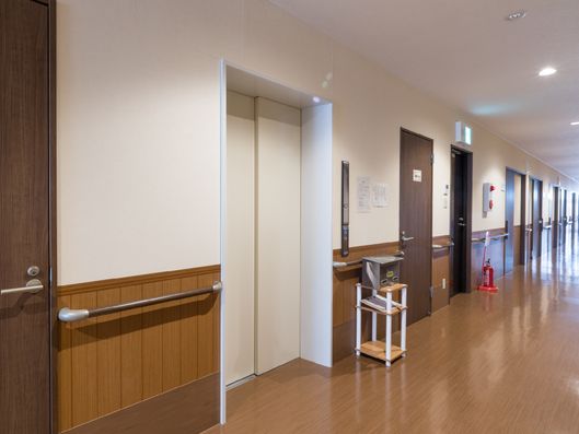 エレベーター前