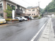外観と駐車場が見える風景