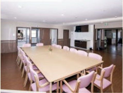 「アイホーム足利弐番館」入居者様とご家族様。非常に仲の良いご家族様です。