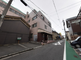 静かな住宅街の路地