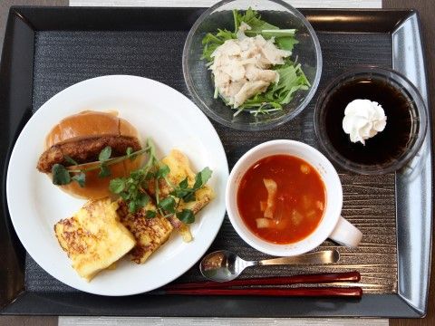「サービス付き高齢者向け住宅 ドーミー亀有Levi」お食事。栄養満点のお食事をお楽しみください。
