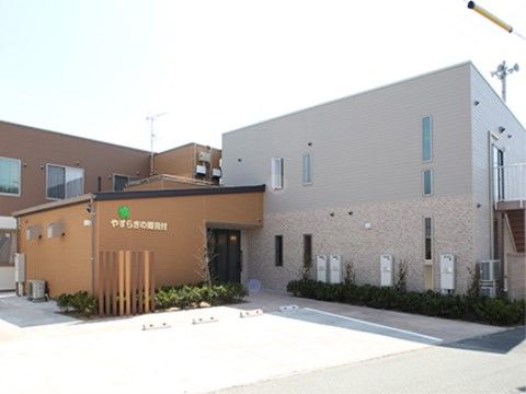 プライバシーが確保された快適な住まいを用意している。レクリエーションを充実させ地域の方とのコミニュケーションを大切にしている施設である。