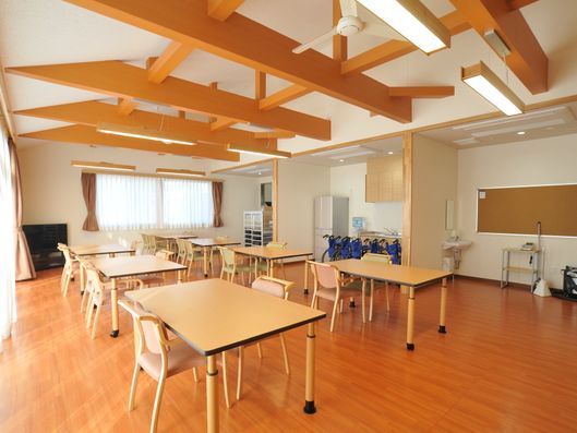 天井の高い食堂