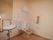 広めに作られたトイレです。各所に複数の手すり付きで足が不自由な方や車いすでのご利用にも安心です。手の届くところに緊急用のブザーも設置。