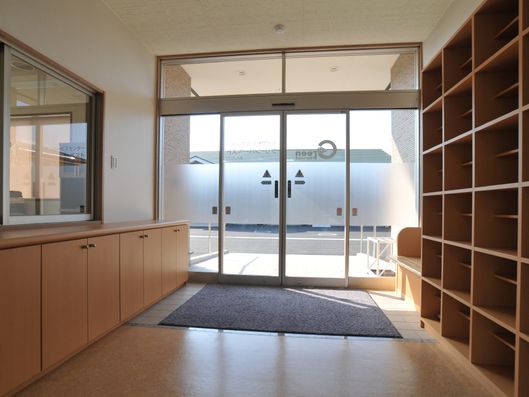 明るい玄関ホール