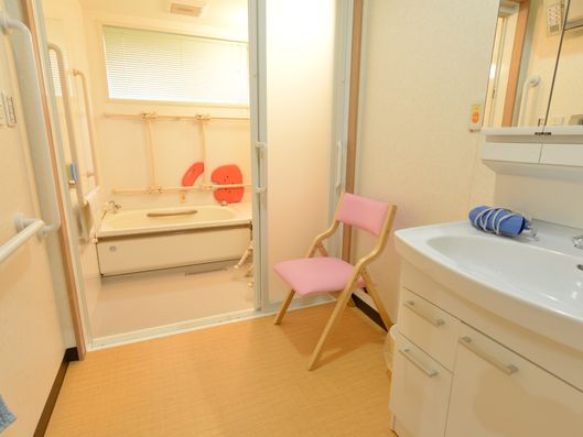 安全に配慮した脱衣所とお風呂