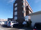 介護施設の外観と駐車場