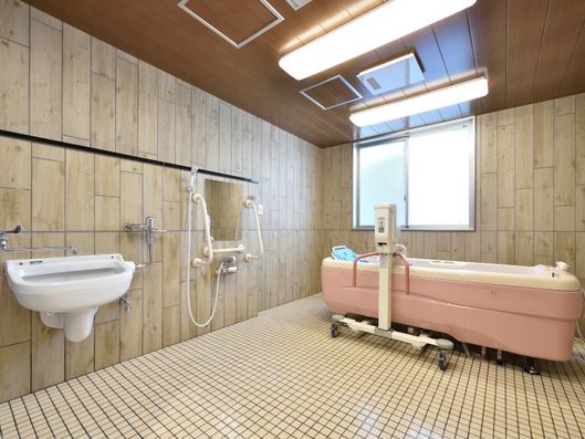 機械浴室（ストレッチャータイプ）