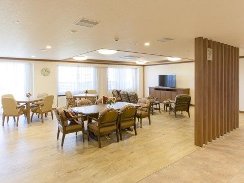 「グッドタイム リビング 流山弐番舘－おおたかの森－」リビングではご家族やお仲間との歓談を楽しんでいただけます。