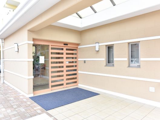 間口が広いエントランス