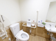 バリアフリーのトイレ設備が整った部屋