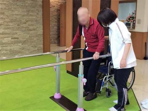 「グレースメイト練馬桜台」リハビリ風景。皆さん、一生懸命に取り組まれるので、スタッフとしても気合が入ります。