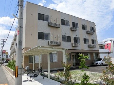 ３階建ての介護施設