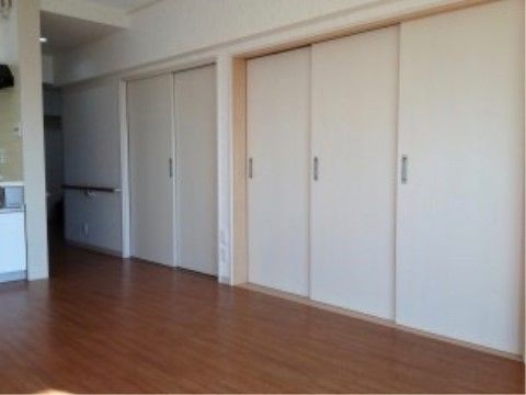 各部屋は引き戸で仕切られているが、バリアフリー仕様となっているため、ストレスなく移動していただける。