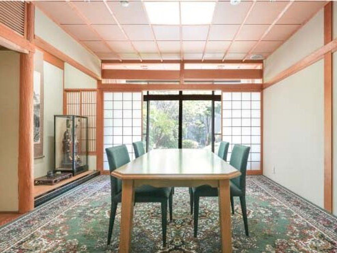 和風の落ち着いた会議室
