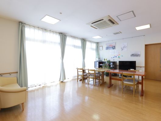 明るい多目的室。