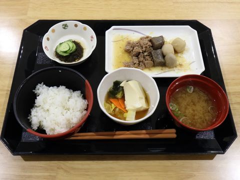 バランスの取れたお食事。またイベントに合わせた特別メニューも用意している。