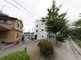 静かな住宅街に佇む施設外観