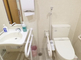 バリアフリーのトイレと洗面設備