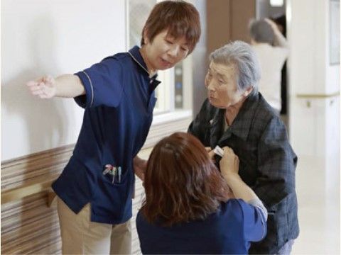 手すりのある廊下