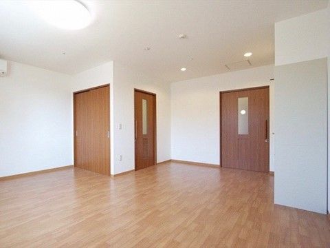 引き戸である居室