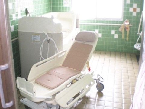 「ゴールドエイジエクセレント」の介護浴室。入浴の介護サービスが充実している。