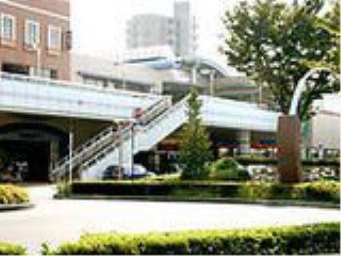 施設の最寄りである緑豊かな駅。徒歩圏内にあるため、交通の便がとても良い。気軽にお出かけなどを楽しむことができる。