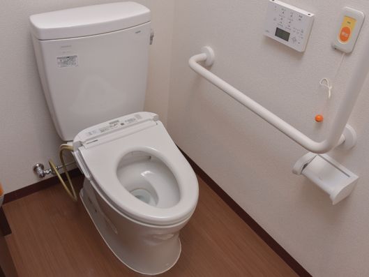 ウォシュレット付きのトイレ