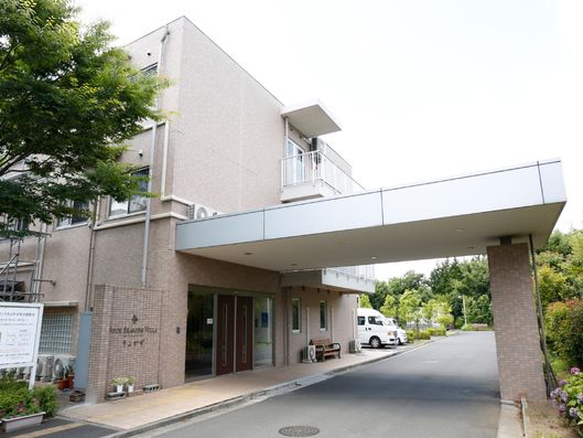 屋根のある入口
