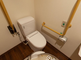 バリアフリーのトイレと洗面設備