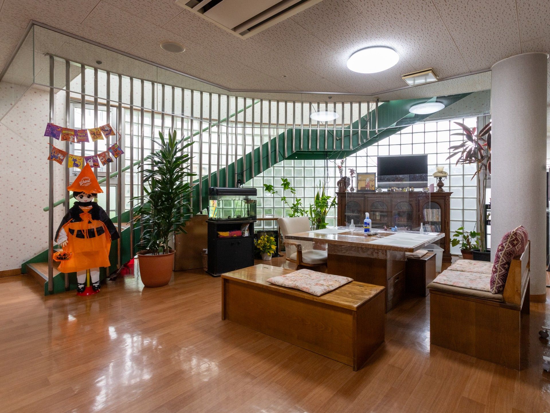 階段前のくつろぎスペース