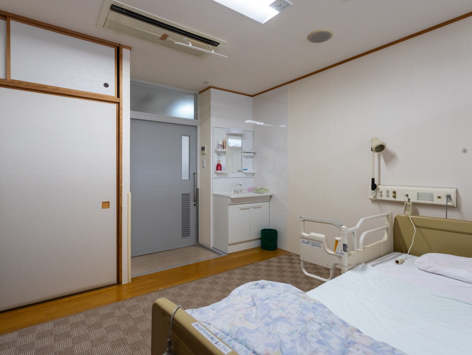 落ち着いた雰囲気の居室