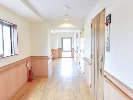 廊下から各個人の扉