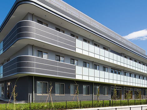 三階建ての建物外観