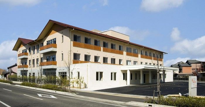 広々とした施設の外観