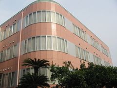 ゆったりとした建物外観