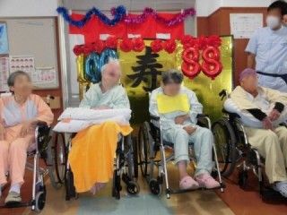 お祝いのイベント風景