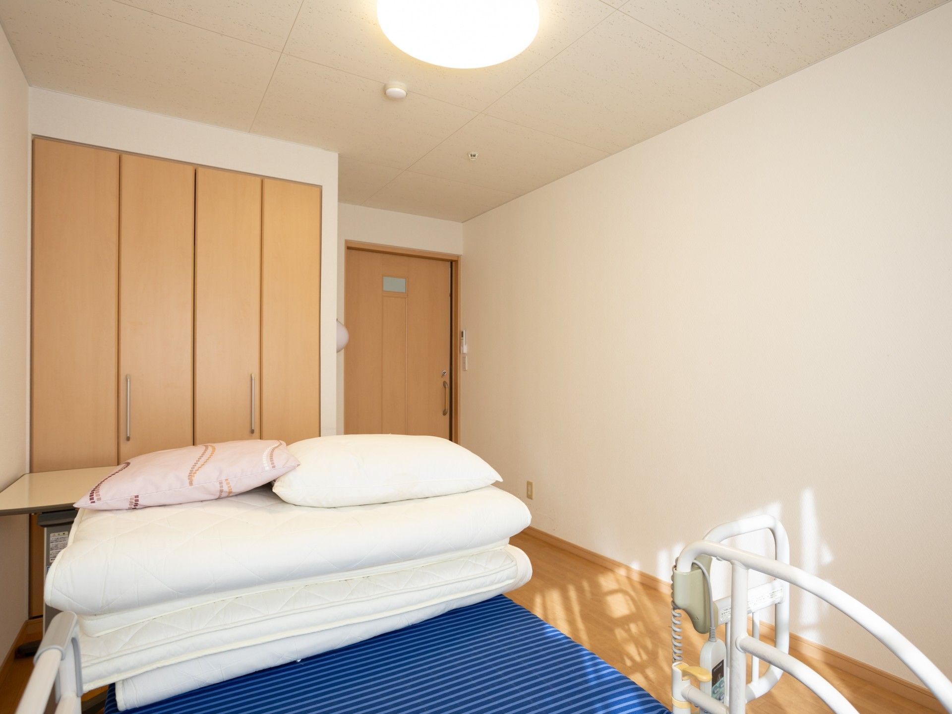 落ち着いた個室の様子