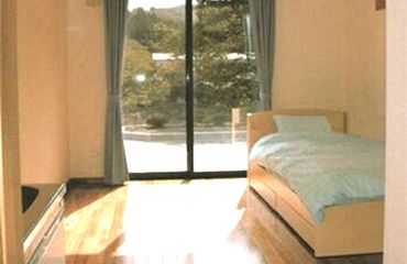明るい個室の一角