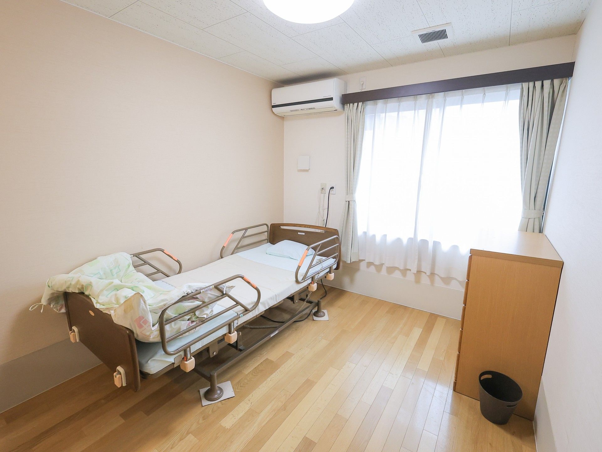 快適な個室の寝室