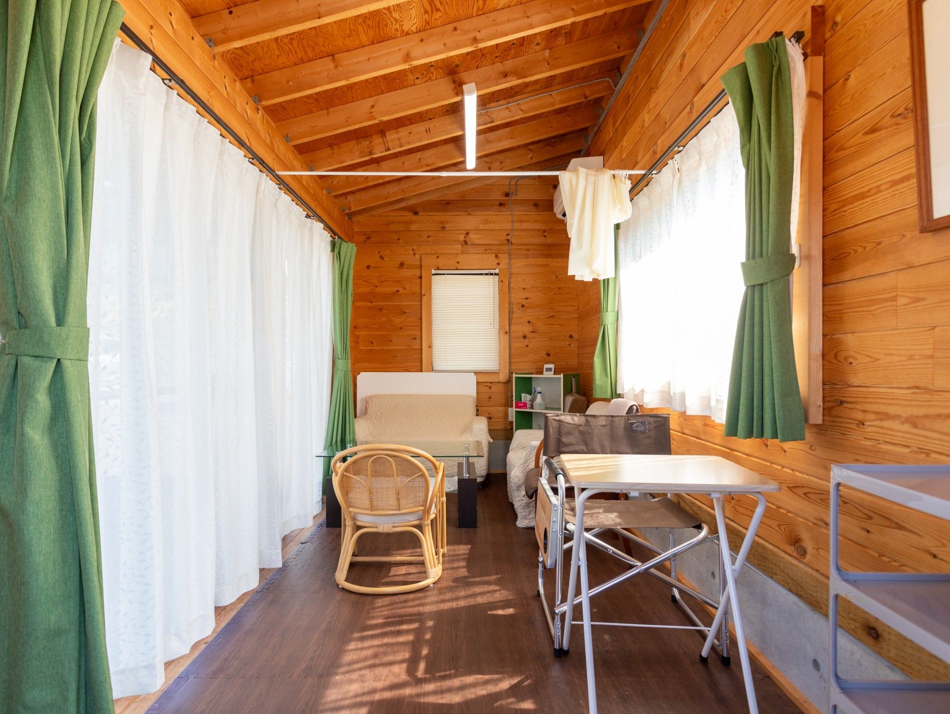 木の温もりある部屋