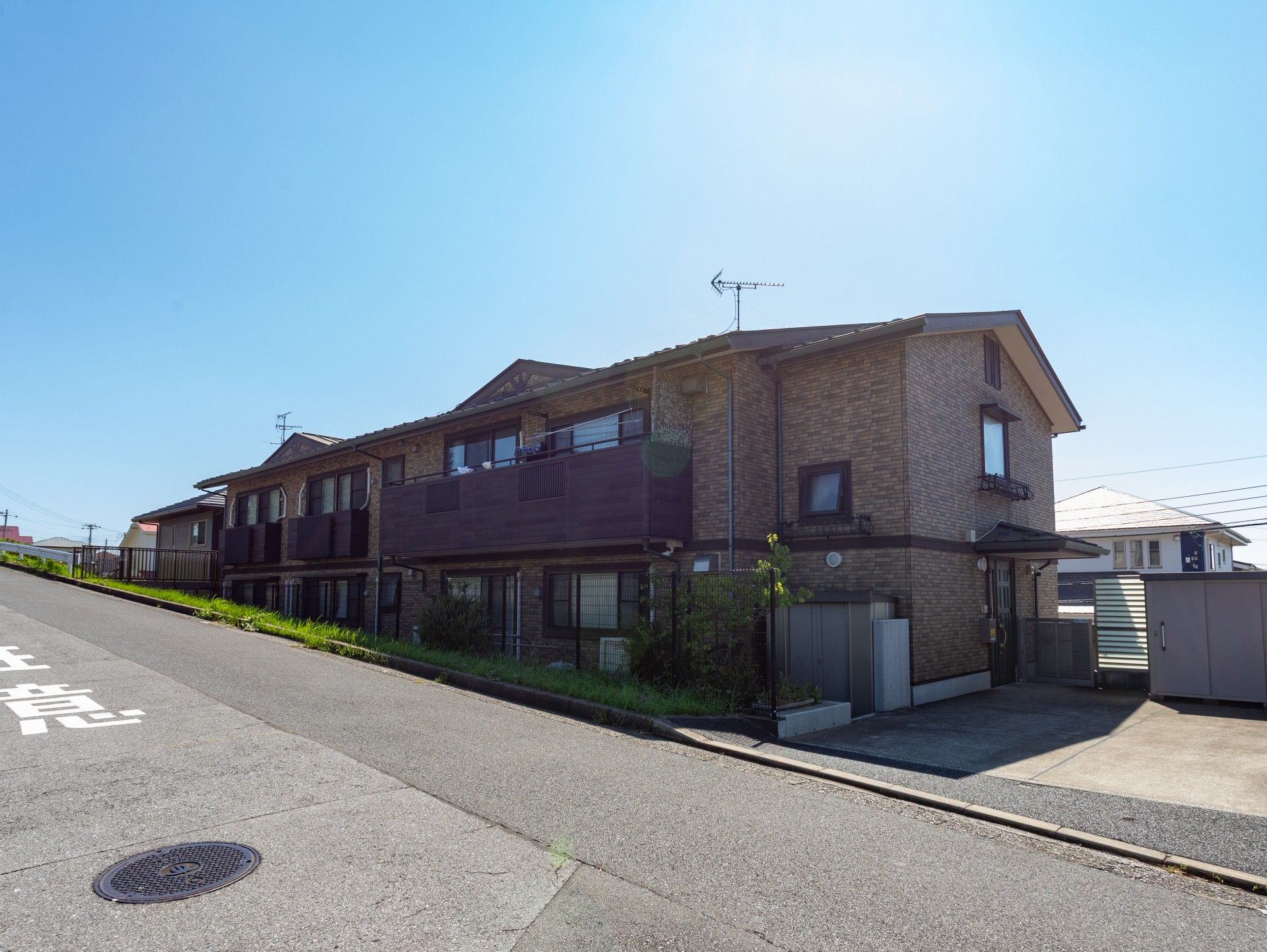 日当たりの良い建物外観