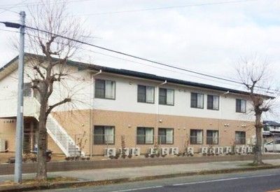 ゆったりとした外観の建物
