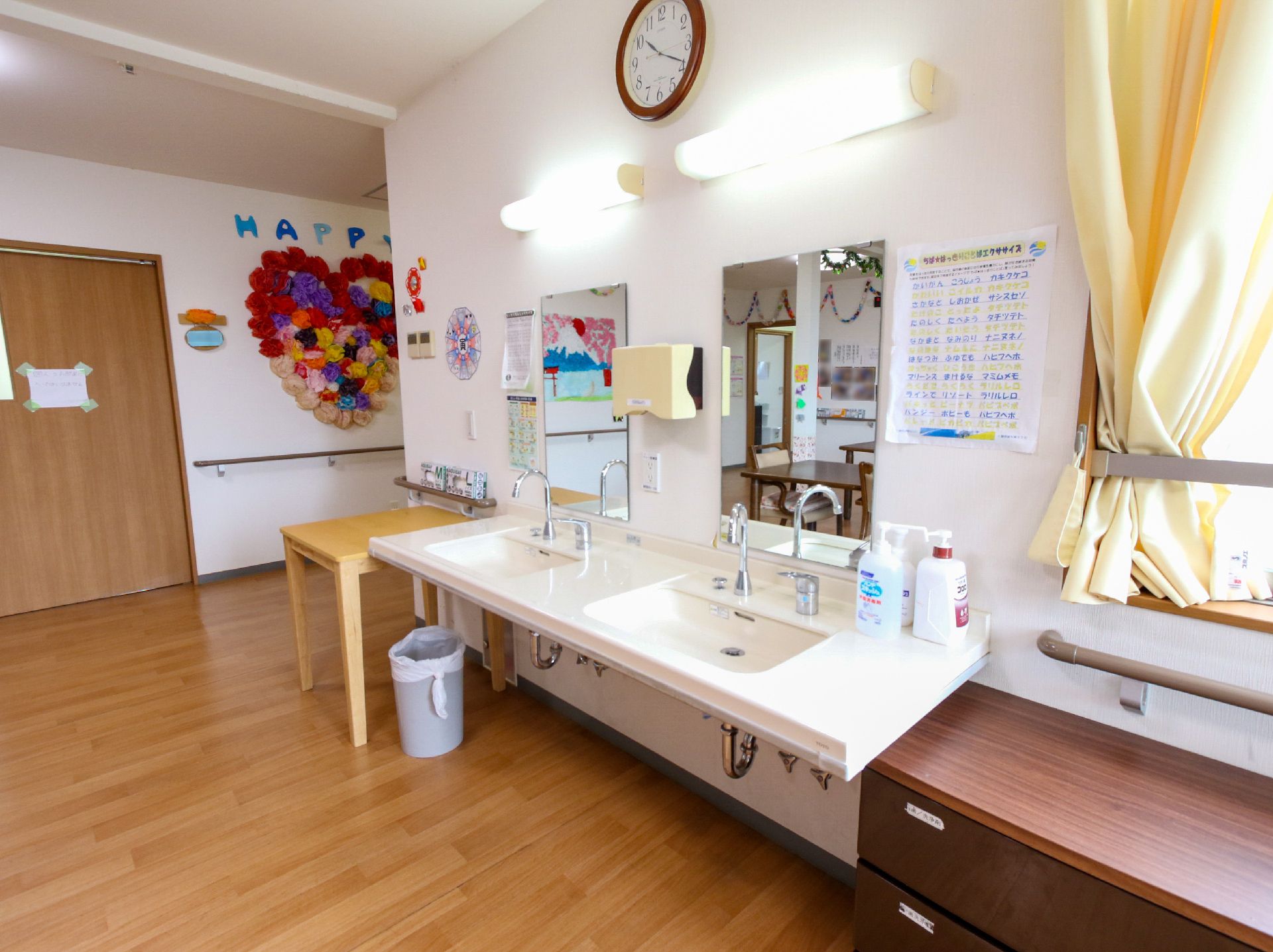 館内に設置されている入居者が利用できる洗面台