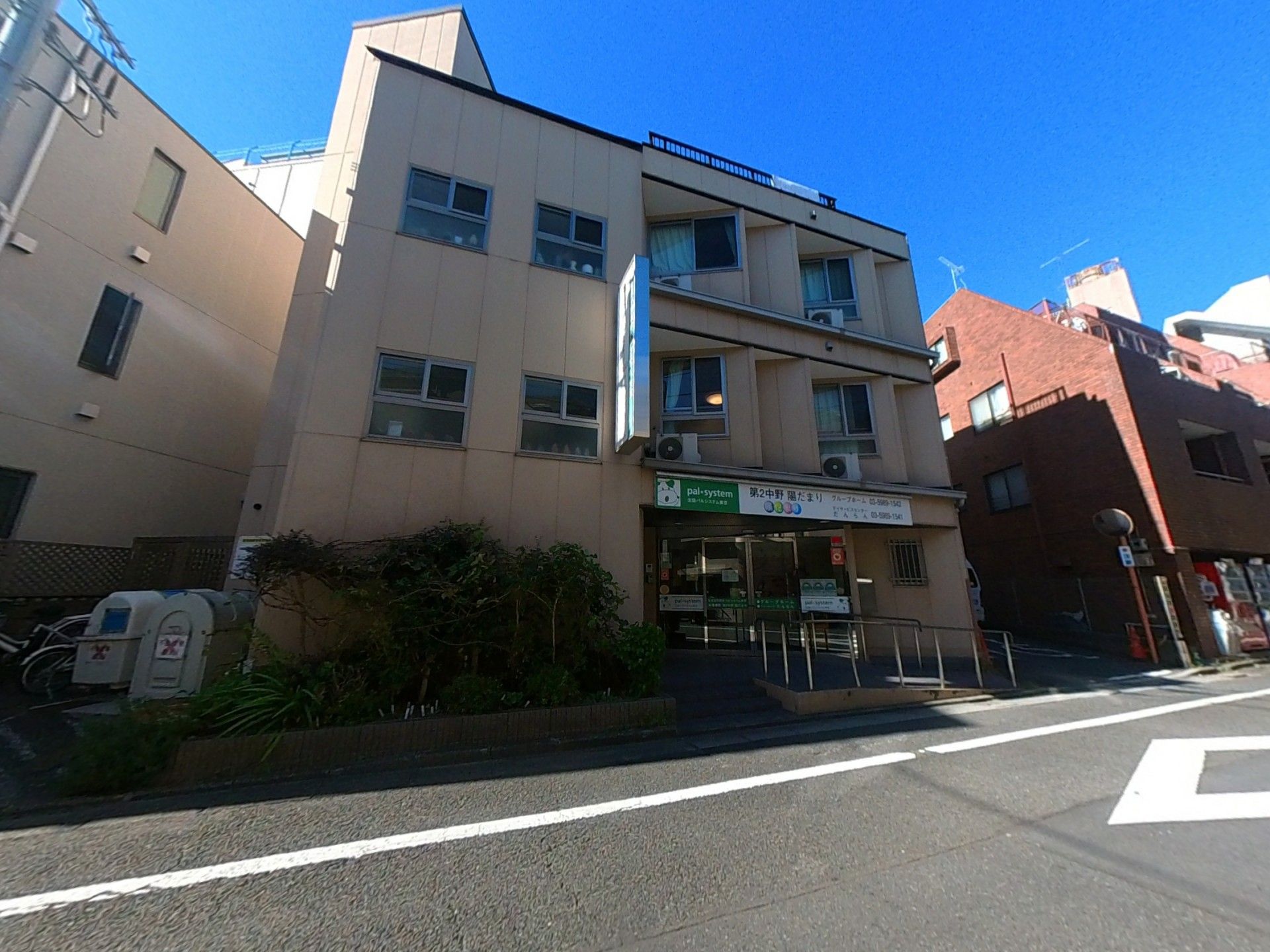 都市型施設の外観